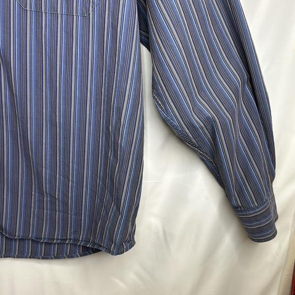 Eddie Bauer Button Up Long Sleeve Shirt - Picture 5 of 11